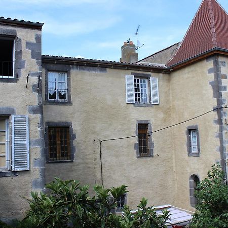 Chateau De Bourrassol Panzió Menetrol Kültér fotó