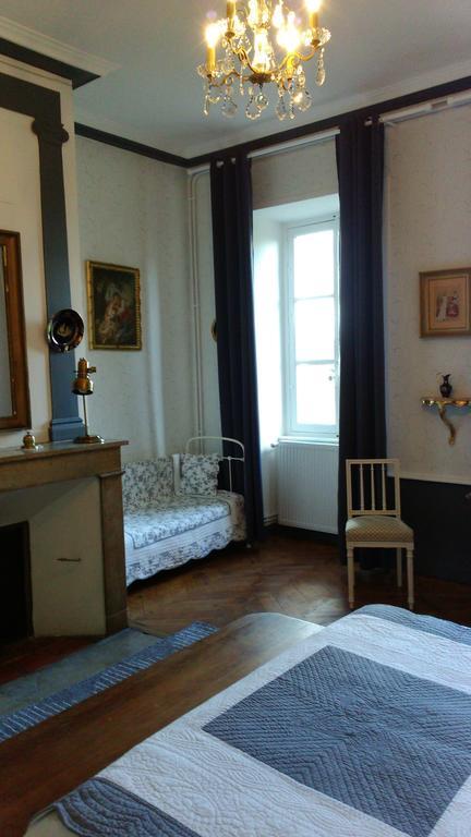 Chateau De Bourrassol Panzió Menetrol Kültér fotó