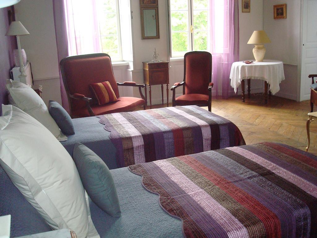 Chateau De Bourrassol Panzió Menetrol Szoba fotó