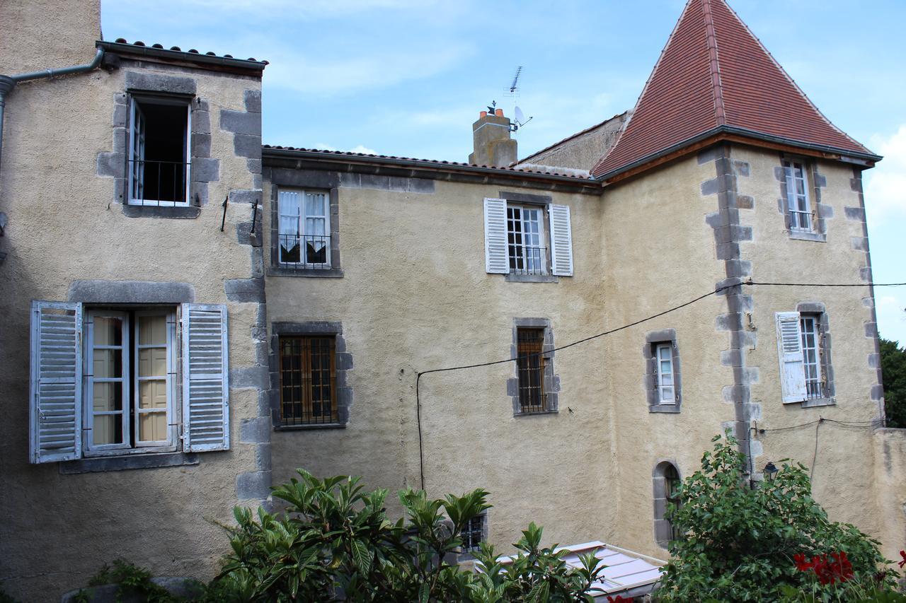 Chateau De Bourrassol Panzió Menetrol Kültér fotó
